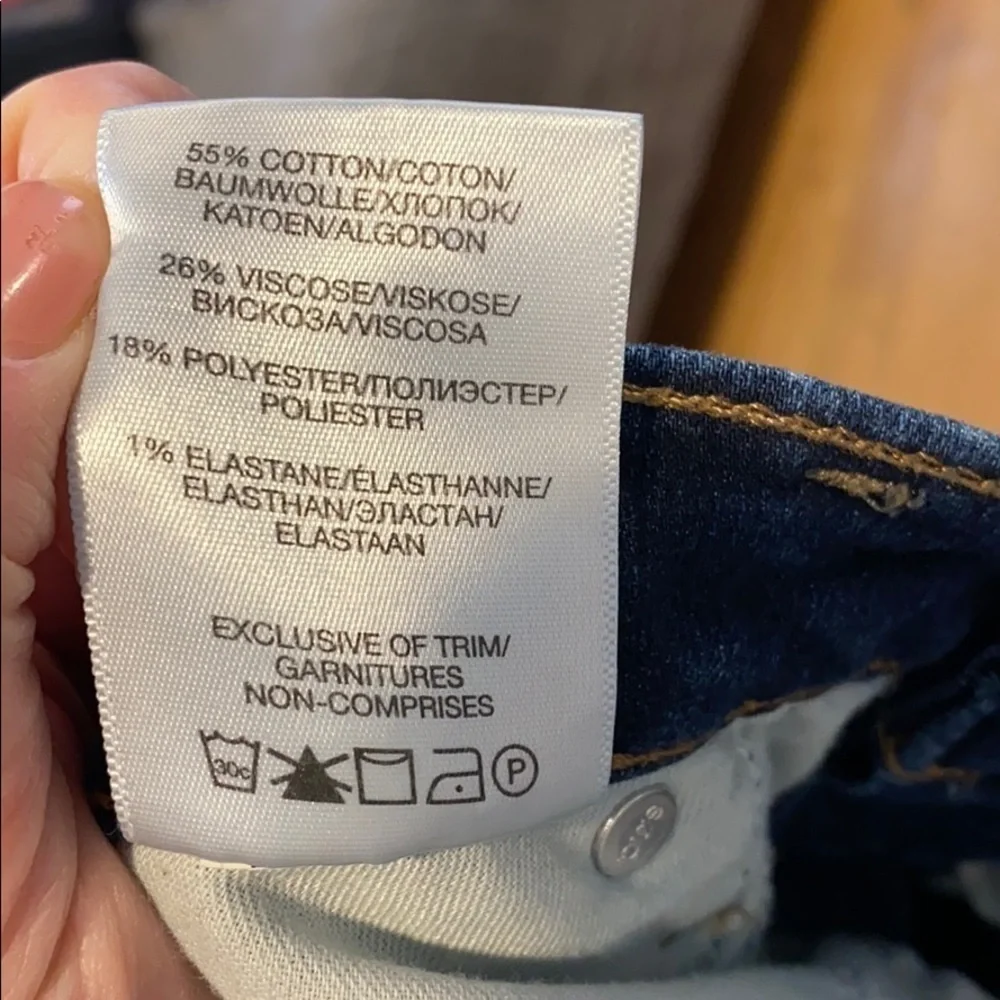 EUC Silver Jeans Calley Slim Crop High Waist